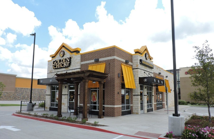 Primary Photo Of 2702 Lavon Dr, Garland Fast Food For Sale