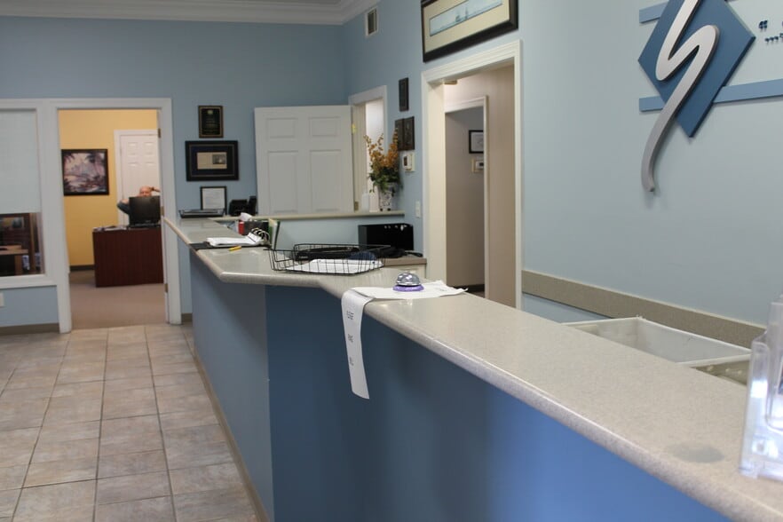 More Photos Of 37 W Fairmont Ave, Savannah Office For Lease