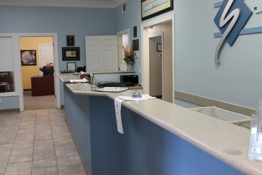 More Photos Of 37 W Fairmont Ave, Savannah Office For Lease