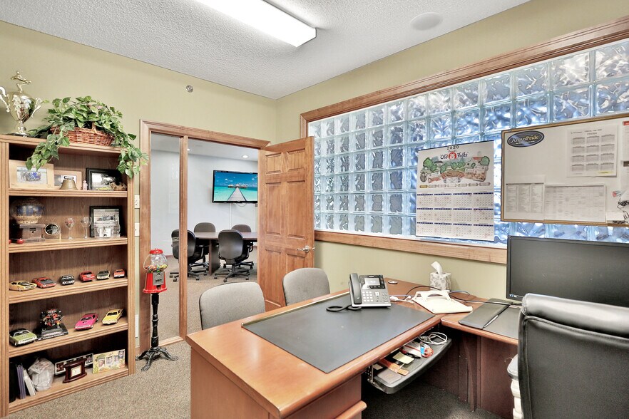 More Photos Of 2191-2195 Northdale Blvd NW, Coon Rapids Office For Sale