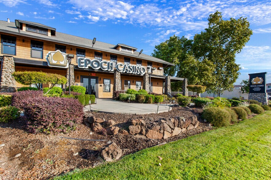 More Photos Of 11275 Folsom Blvd, Rancho Cordova Restaurant For Lease