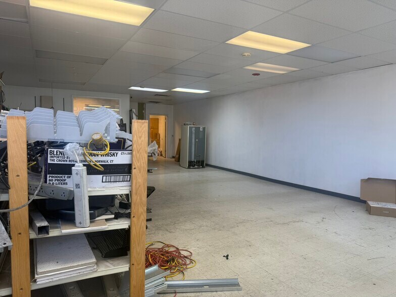 More Photos Of 1460 Carr St, Lakewood Freestanding For Lease
