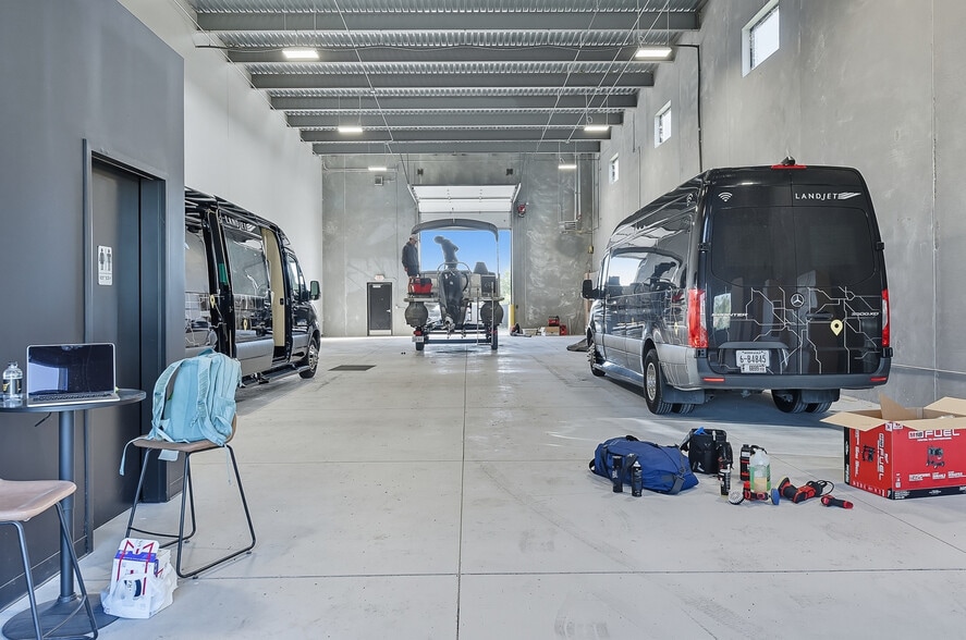 More Photos Of 14217 S 220th St, Gretna Distribution For Lease