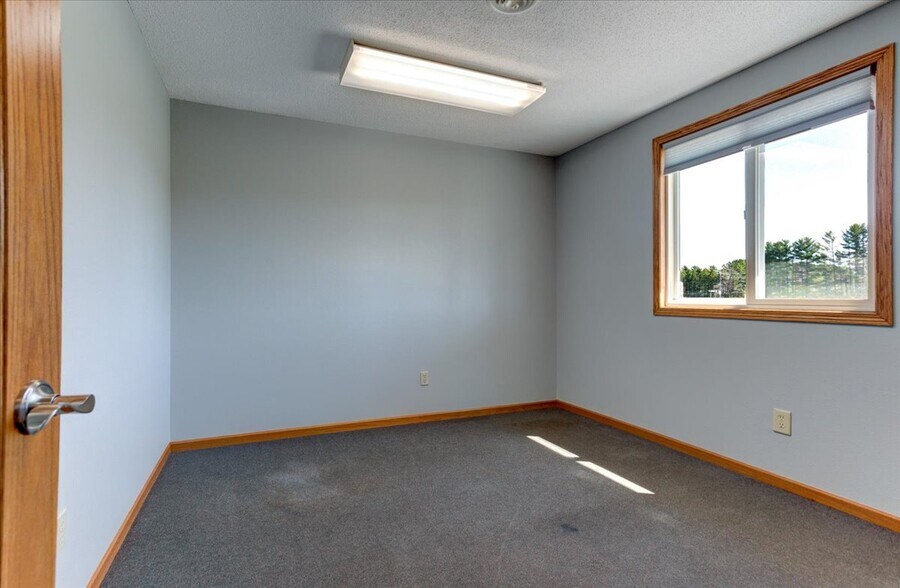 More Photos Of N6387 Hwy 25, Durand Office For Sale