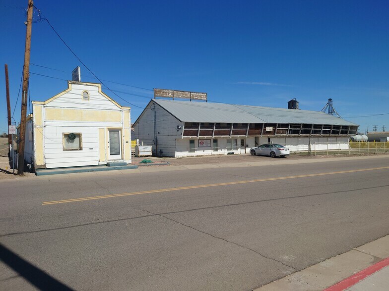 More Photos Of 105 E Woodward Ave, Keenesburg Light Distribution For Sale