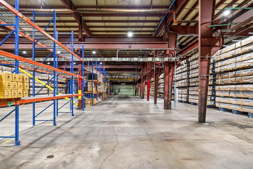 More Photos Of 1402 E Veterans Memorial Pky, Truesdale Manufacturing For Sale