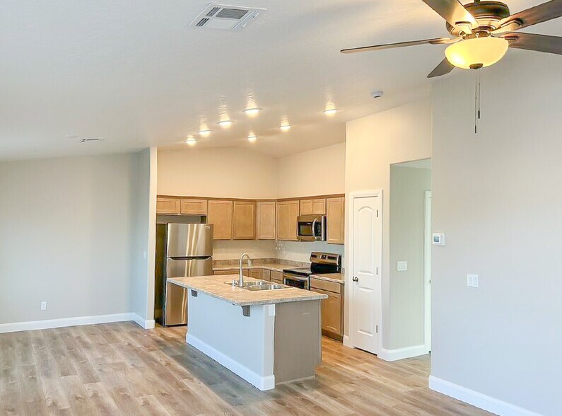 More Photos Of 100 E 1st South St, Mesquite Apartments For Sale