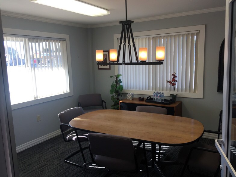 More Photos Of 1862 S Broadway, Santa Maria Office For Lease