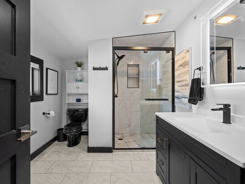 More Photos Of 1323 Cass St, Traverse City Flex For Sale