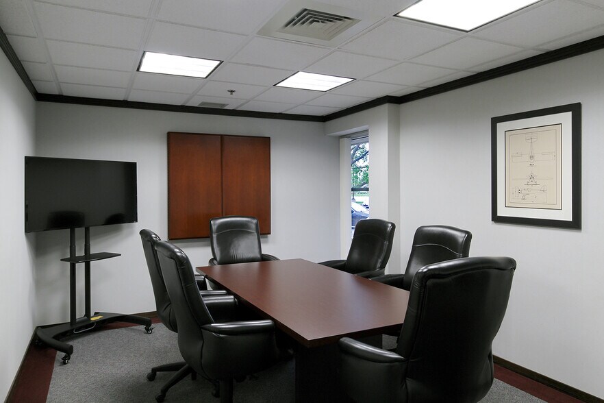 More Photos Of 1320 Tower Rd, Schaumburg Coworking Space