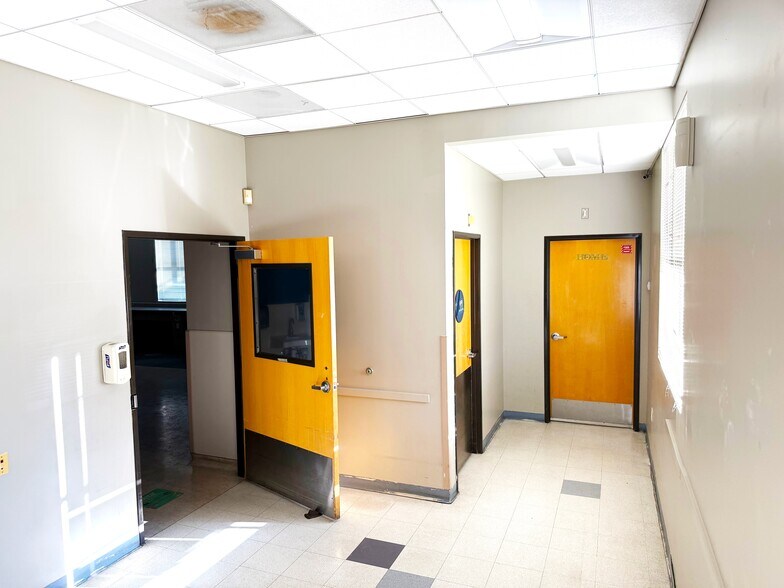 More Photos Of 901 Los Coches Rd, Soledad Medical For Lease