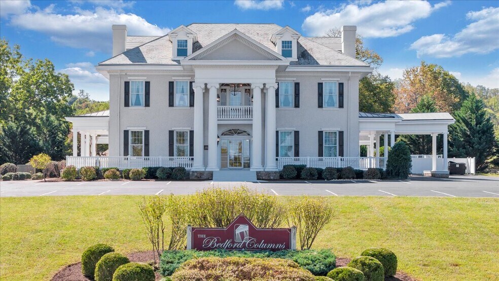 More Photos Of 812 E Main St, Bedford Lodge Meeting Hall For Sale