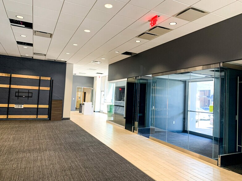 More Photos Of 800 Irving St, San Francisco Bank For Lease