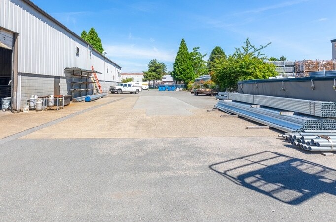 More Photos Of 7388 Hume Ave, Delta Manufacturing For Lease