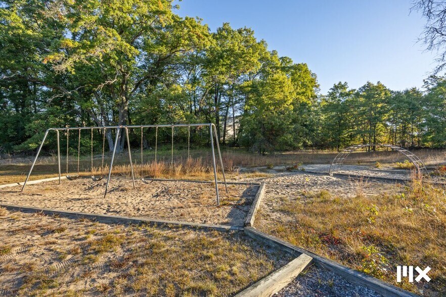 More Photos Of 70 N Lester St, White Cloud Apartments For Sale