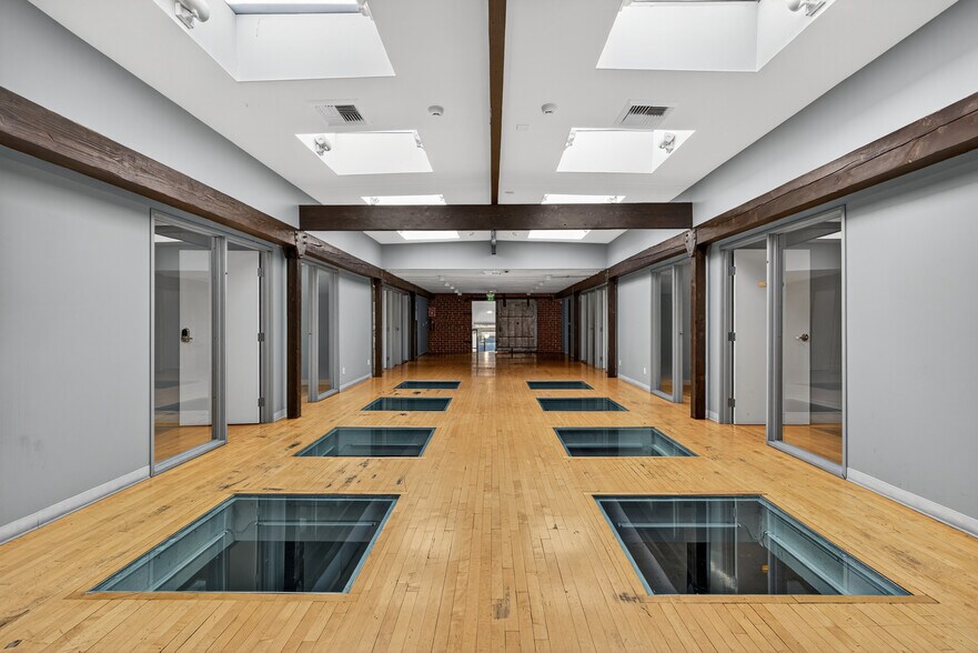 More Photos Of 4716 Vineland Ave, North Hollywood Loft Creative Space For Lease