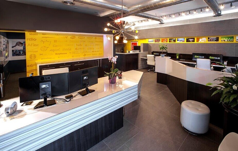 More Photos Of 2409 Voorheis St, Pontiac Freestanding For Sale