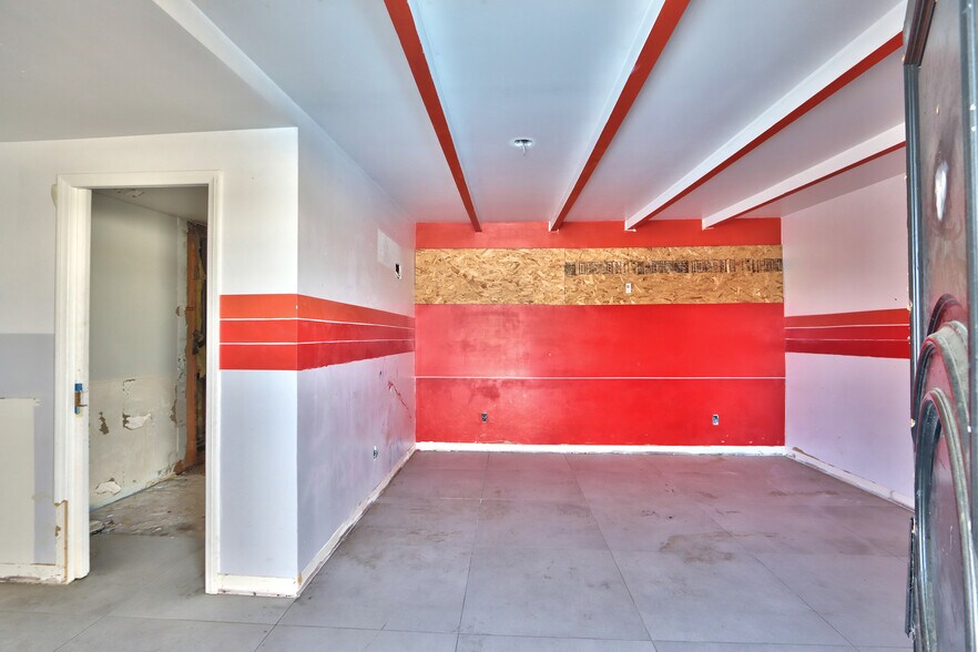 More Photos Of 2249 N Palm Canyon Dr, Palm Springs Hospitality For Sale