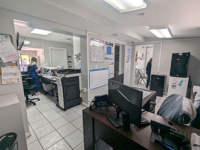 More Photos Of 250 SW 42nd Ave, Coral Gables Medical For Sale