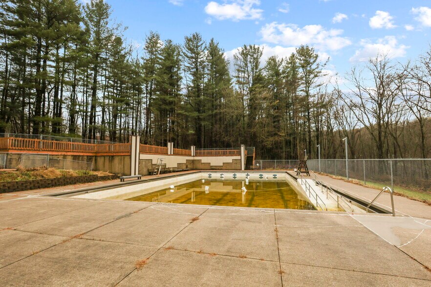 More Photos Of 5734 Durbin Rd, Bellville Specialty For Sale