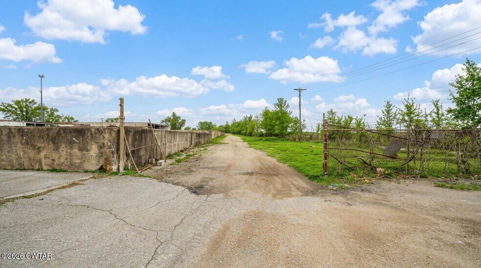 More Photos Of 302 N Trenton St, Rutherford Warehouse For Sale