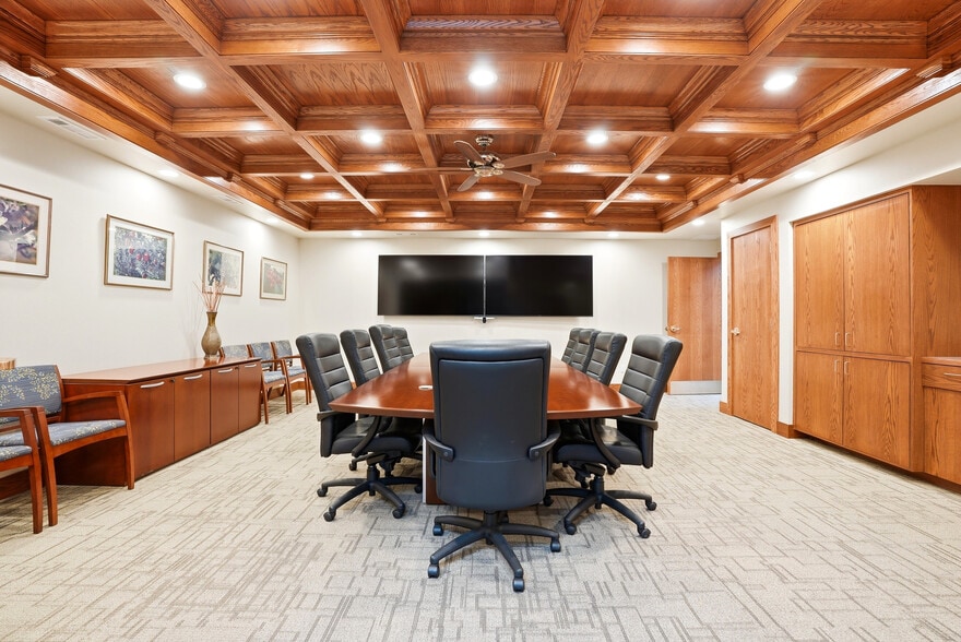 More Photos Of 801 N 39th Ave, Yakima Office For Sale