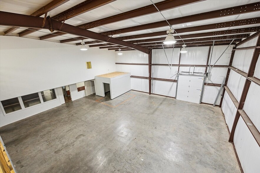 More Photos Of 920 Front St, Columbus Warehouse For Sale