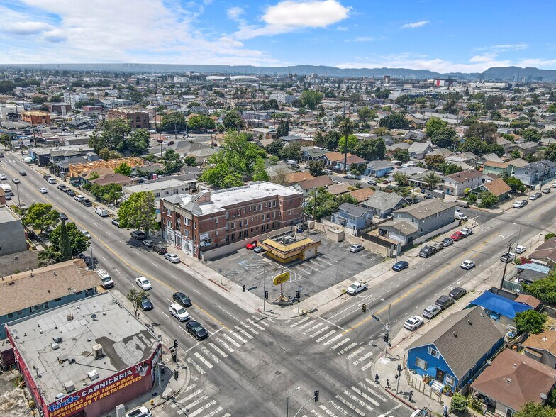 More Photos Of 261 E Vernon Ave, Los Angeles Fast Food For Lease