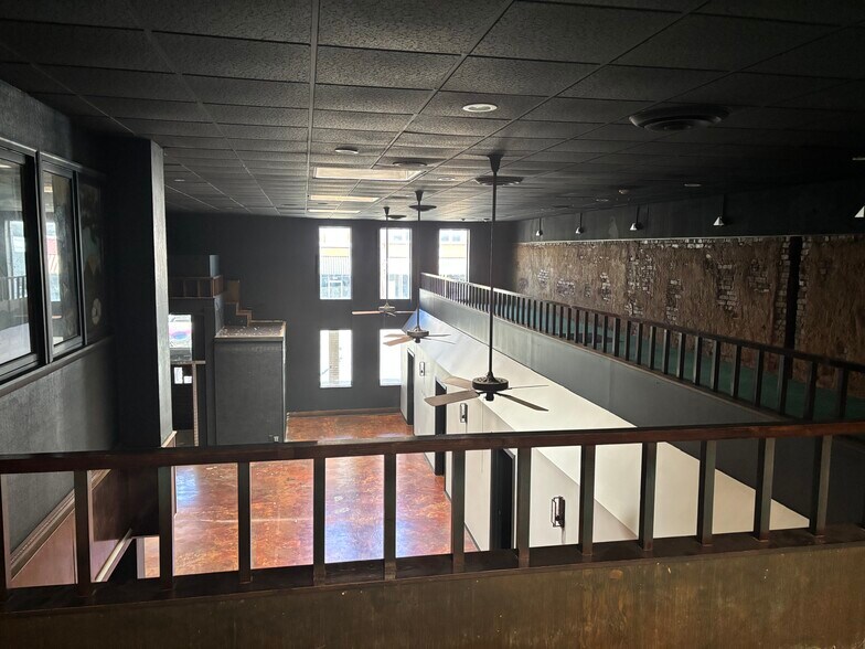 More Photos Of 221 W Randolph Ave, Enid Restaurant For Lease