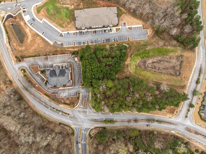 More Photos Of 174 Ashley Park Blvd, Newnan Office For Sale