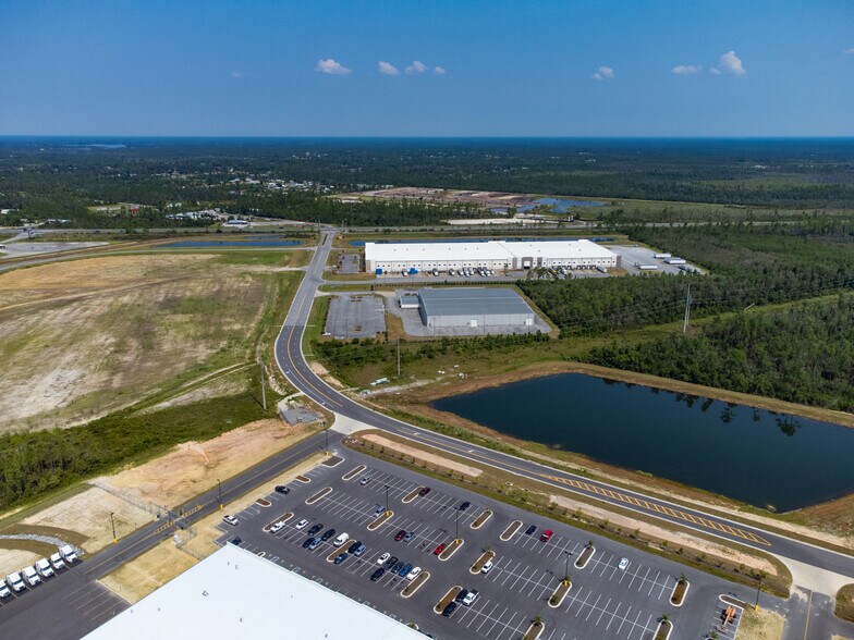 More Photos Of 7801 Commerce Blvd, Panama City Distribution For Sale