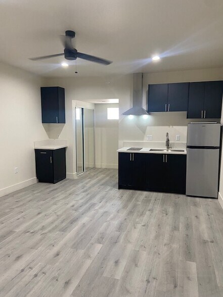 More Photos Of 2001 Fremont St, Las Vegas Apartments For Sale