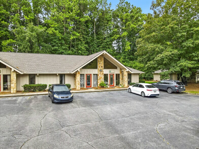 More Photos Of 11285 Elkins Rd, Roswell Office Residential For Sale