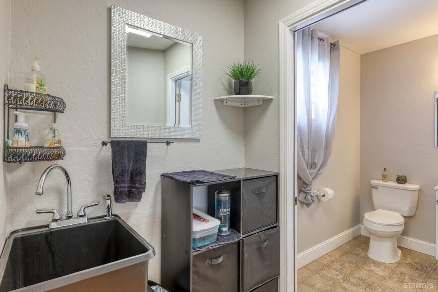 More Photos Of 3816 Pioneer Trl, South Lake Tahoe Office For Sale