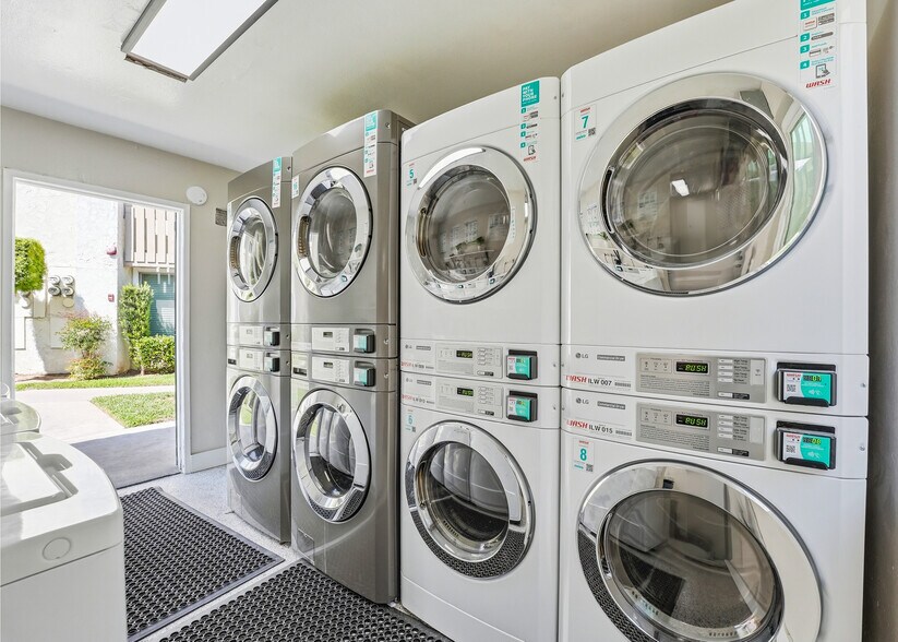 More Photos Of 1251 N Placentia Ave, Anaheim Apartments For Sale