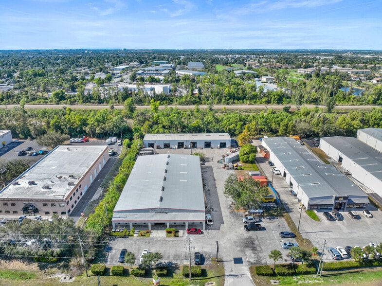 More Photos Of 12090 Metro Pky, Fort Myers Warehouse For Lease