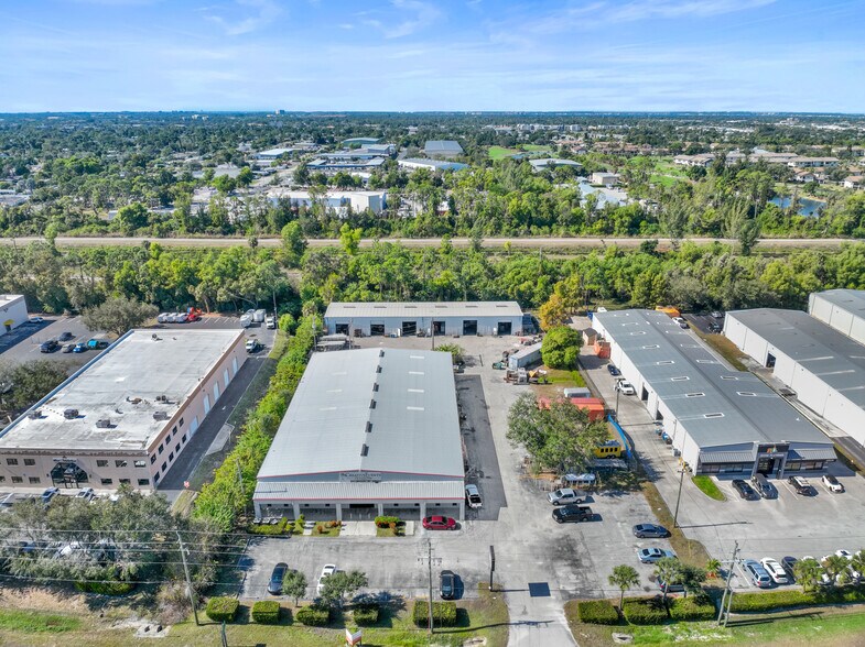 More Photos Of 12090 Metro Pky, Fort Myers Warehouse For Lease