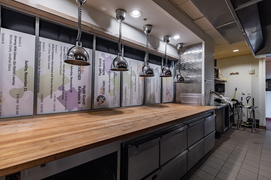 More Photos Of 125 E Main St, Rochester Hotel For Lease