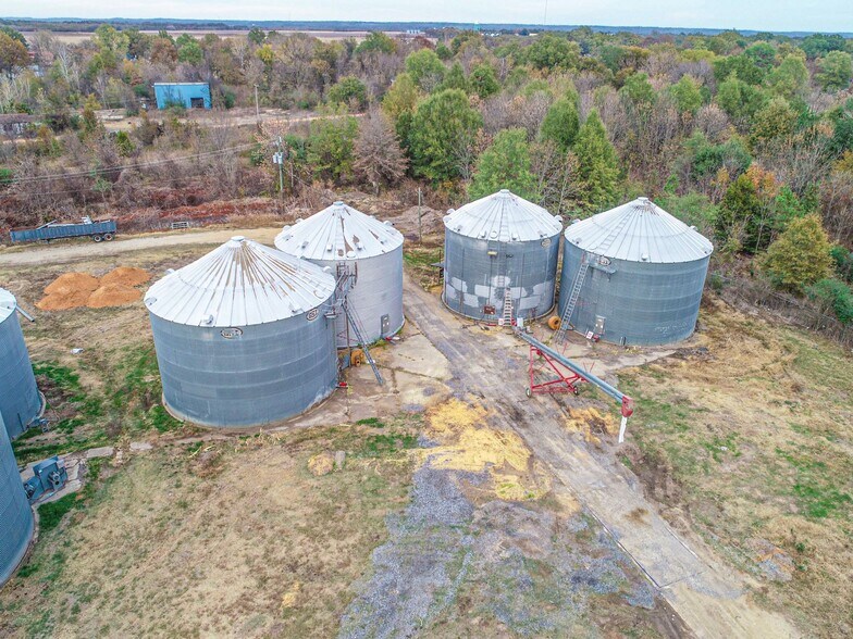 More Photos Of 600 Quitman St, Sledge Land For Sale