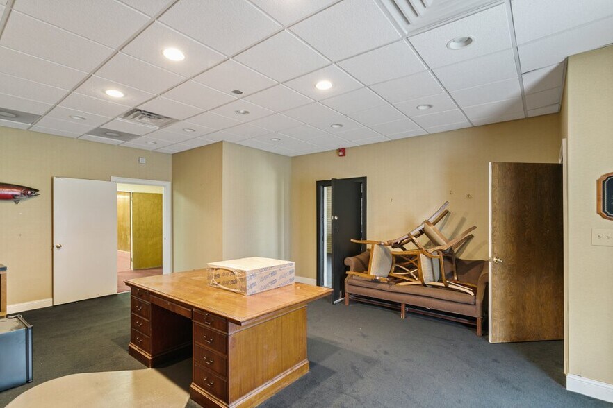 More Photos Of 333 E Bay St, Jacksonville Office For Lease