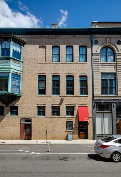 More Photos Of 221-223 N 1st St, Richmond Storefront Retail Residential For Lease