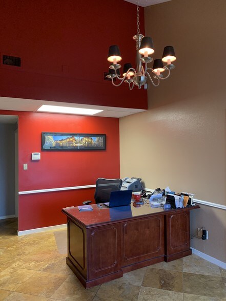 More Photos Of 14339 Torrey Chase Blvd, Houston Loft Creative Space For Lease