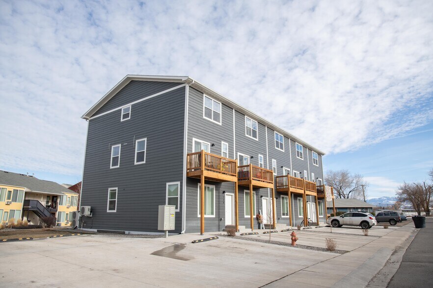 More Photos Of 708-724 Cedar Creek Ave, Montrose Apartments For Sale