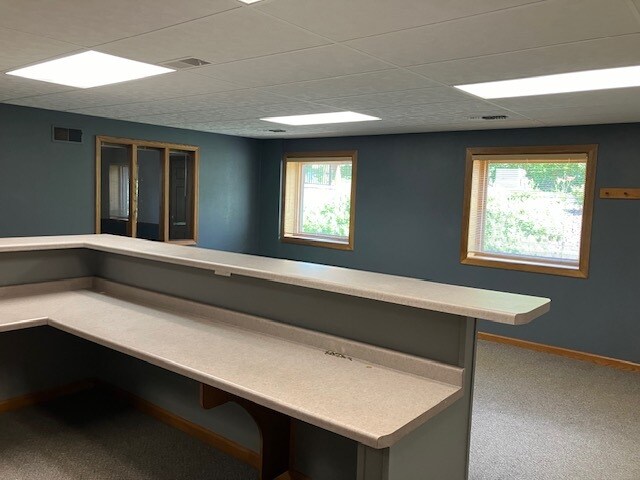 More Photos Of 1305 Chestnut St, West Bend Medical For Lease