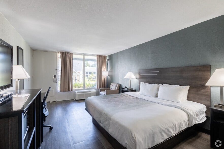 More Photos Of 8929 Old Number Six Hwy, Santee Hotel For Sale