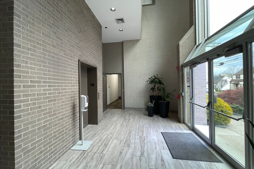 More Photos Of 418 Meadow St, Fairfield Light Distribution For Lease