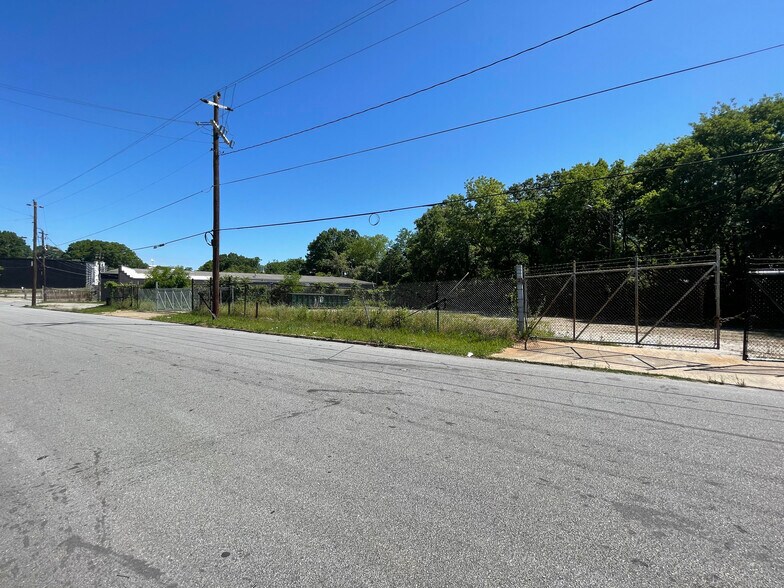 More Photos Of 792 SW Windsor St, Atlanta Warehouse For Lease