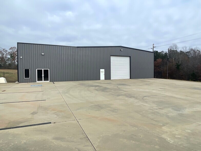 More Photos Of 31 Steelview Dr, Roanoke Distribution For Sale