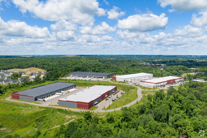 More Photos Of 400 Crown Ct, Oakdale Unknown For Lease