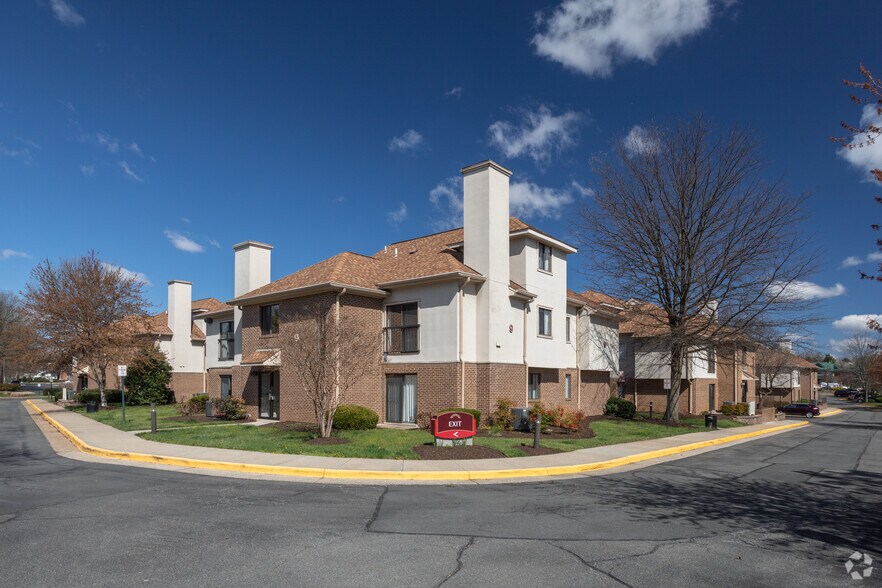 Primary Photo Of 315 Elden St, Herndon Apartments For Sale